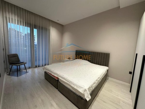 Tirane, jepet me qera apartament 3+1 Kati 2, 172 m² 1.800 € (deliorgji)