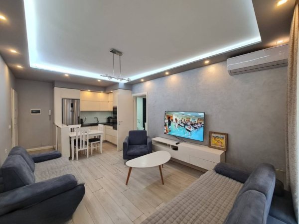 Tirane, shitet apartament 2+1 , 80 m² (Ish Parku Autobuzave)
