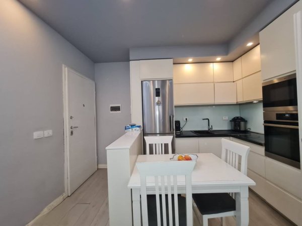 Tirane, shitet apartament 2+1 , 80 m² (Ish Parku Autobuzave)