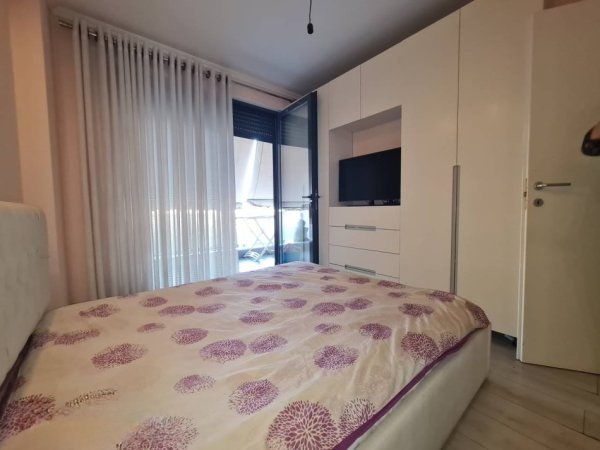 Tirane, shitet apartament 2+1 , 80 m² (Ish Parku Autobuzave)