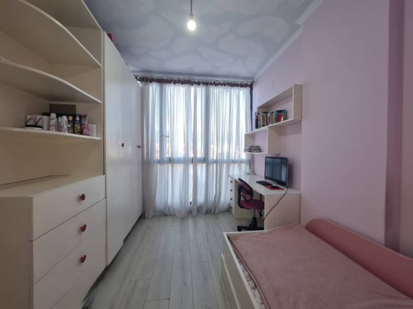 Tirane, shitet apartament 2+1 , 80 m² (Ish Parku Autobuzave)