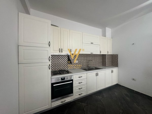 Tirane, jepet me qera apartament 1+1+Ballkon Kati 6, 65 m² 400 € (ASTIR)