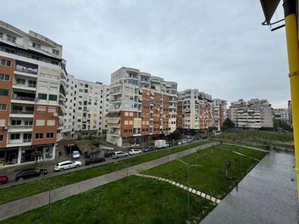 Tirane, shitet apartament 2+1 Kati 4, 84 m² 113.000 € 