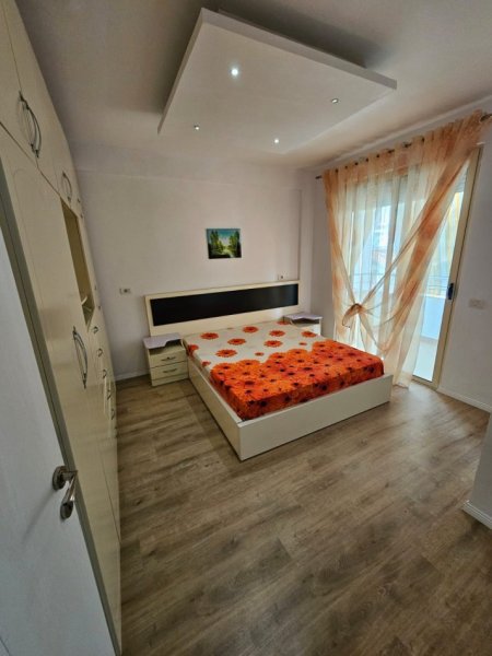 Tirane, shitet apartament 2+1+Ballkon Kati 3, 93 m² 120.000 € (Restorant Fresku)