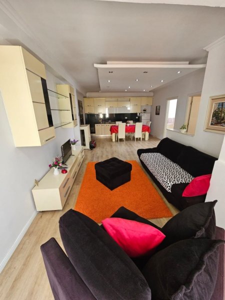 Tirane, shitet apartament 2+1 Kati 3, 91 m² 120.000 € (Fresk)