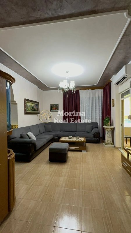 Tirane, jepet me qera apartament 3+1 Kati 1, 120 m² 600 € (Rruga 5 Maji)