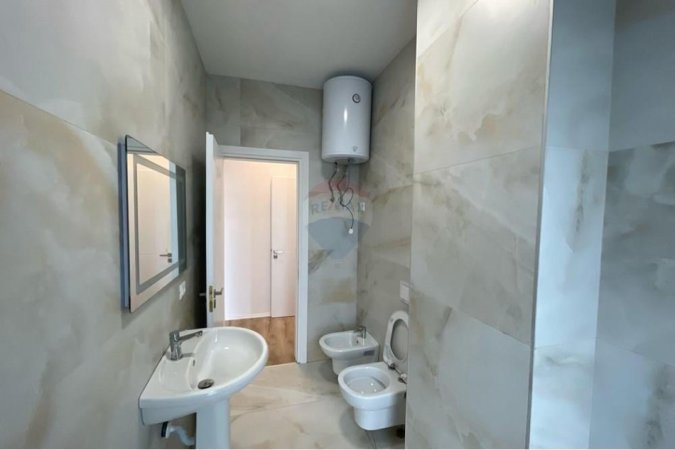 Tirane, shitet apartament 3+1 Kati 6, 137 m² 275.400 € (Porcelan)