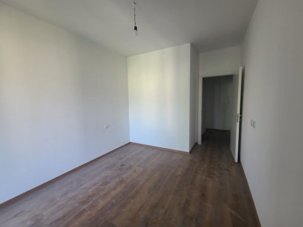 Tirane, shitet apartament 1+1 Kati 3, 52 m² 132.000 € (Mbrapa ambasades amerikane)