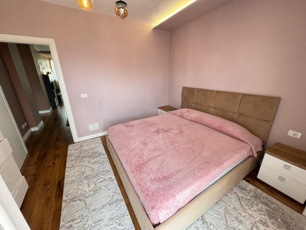 Tirane, shes apartament 3+1 Kati 9, 122 m² 248.000 € (rruga Muhamedin Llagami)