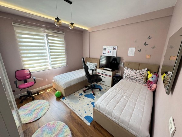 Tirane, shes apartament 3+1 Kati 9, 122 m² 248.000 € (rruga Muhamedin Llagami)