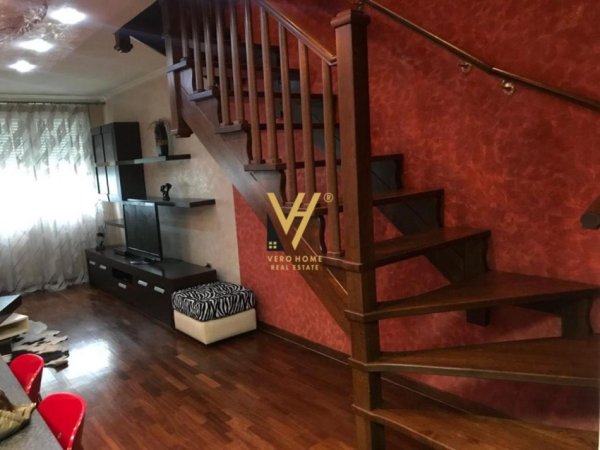Tirane, jepet me qera apartament duplex 2+1+Ballkon Kati 5, 110 m² 700 € (ISH EKSPOZITA SOT)