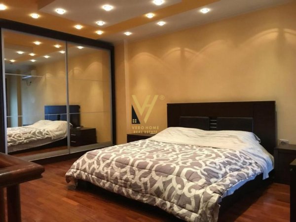 Tirane, jepet me qera apartament duplex 2+1+Ballkon Kati 5, 110 m² 700 € (ISH EKSPOZITA SOT)