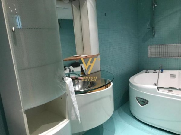 Tirane, jepet me qera apartament duplex 2+1+Ballkon Kati 5, 110 m² 700 € (ISH EKSPOZITA SOT)