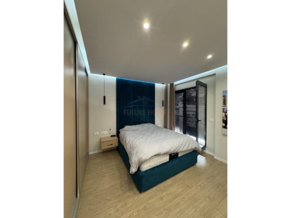 Shitet, Apartament 2+1+Post Parkimi, Korrekt Construksion , Kodra e Diellit.