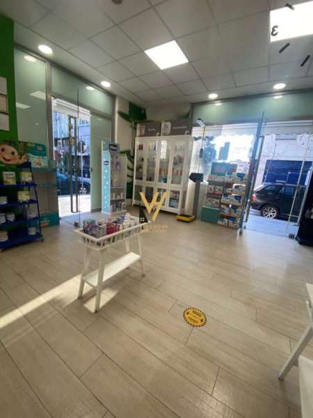 Tirane, shitet dyqan Kati 0, 89 m² 270.000 Euro (KOMUNA E PARISIT)