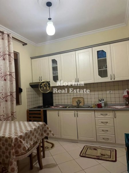 Tirane, jepet me qera shtepi 1+1+Ballkon Kati 2, 90 m² 350 € (Don Bosko)