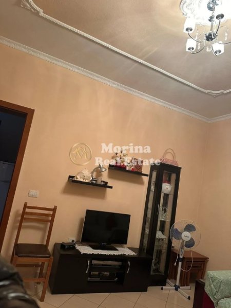 Tirane, jepet me qera shtepi 1+1+Ballkon Kati 2, 90 m² 350 € (Don Bosko)