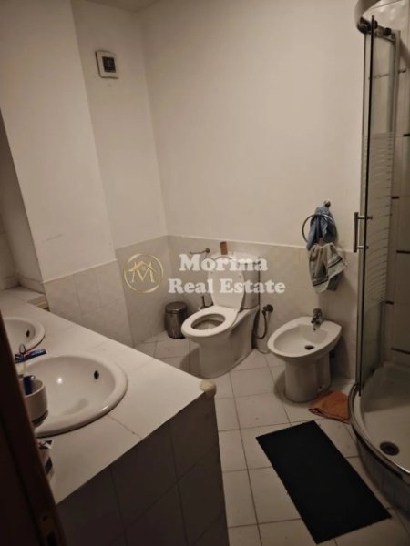 Tirane, jepet me qera apartament 3+1+Ballkon Kati 2, 120 m² 800 € (Rruga e Bogdaneve)