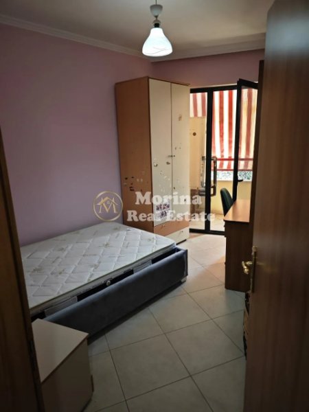 Tirane, jepet me qera apartament 3+1+Ballkon Kati 2, 120 m² 800 € (Rruga e Bogdaneve)