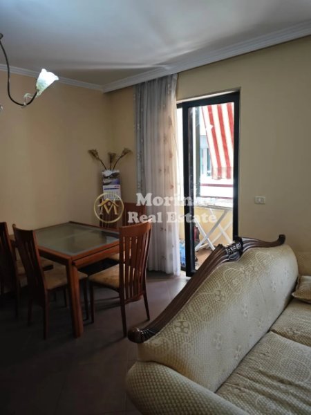 Tirane, jepet me qera apartament 3+1+Ballkon Kati 2, 120 m² 800 € (Rruga e Bogdaneve)