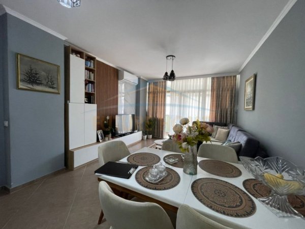 Shitet, Apartament 2+1+2, Unaza e Re, Tiranë
