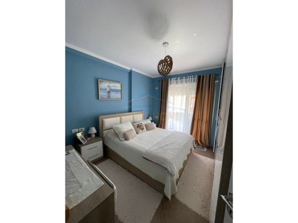 Shitet, Apartament 2+1+2, Unaza e Re, Tiranë