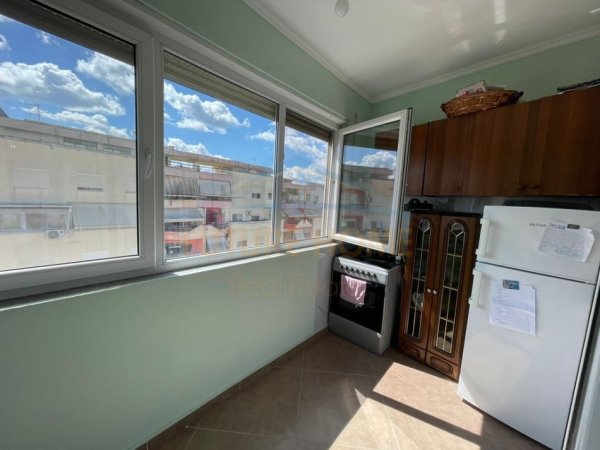Shitet, Apartament 2+1+2, Unaza e Re, Tiranë