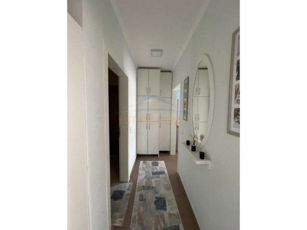 Shitet, Apartament 2+1+2, Unaza e Re, Tiranë