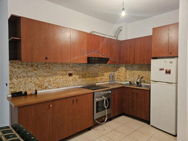 Shitet, Apartament 3+1, Kodra e Diellit, Tiranë.