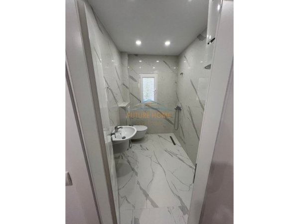 Shitet, Apartament 1+1, Pallati me Shigjeta
