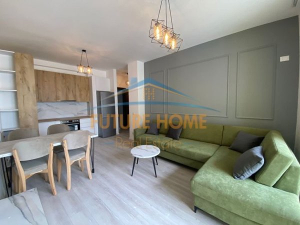 Tirane, shes apartament 2+1+Ballkon Kati 8, 132 m² 178.000 € (bulevardi migjeni ,yzberisht)   PRO+53092