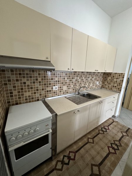 Tirane, jepet me qera apartament 1+1 Kati 1, 65 m² 300 € (Fresk , Furre Buke Europa)