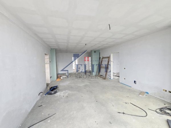 Gjiri Lalezit | Hamallaj, shitet apartament 3+1+Ballkon Kati 5, 159 m² 412.360 € (Porto Lalzi)