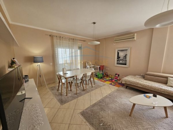 Tirane, shitet apartament 2+1 Kati 3, 124 m² 230.000 € (LIQENI I THATE)