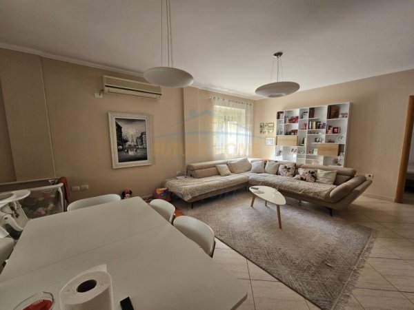 Tirane, shitet apartament 2+1 Kati 3, 124 m² 230.000 € (LIQENI I THATE)