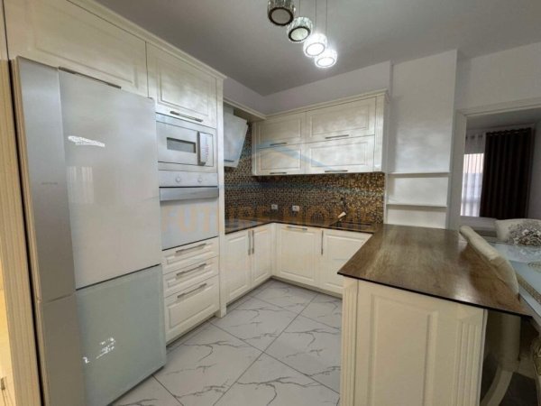 Tirane, shitet apartament 2+1 Kati 5, 88 m² 248.000 € (ZOGU I ZI)