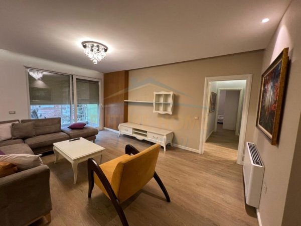 Tirane, shitet apartament 2+1 Kati 3, 117 m² 250.000 € (Shitet, Apartament 2+1+2, Pazari i Ri, Tiranë.)