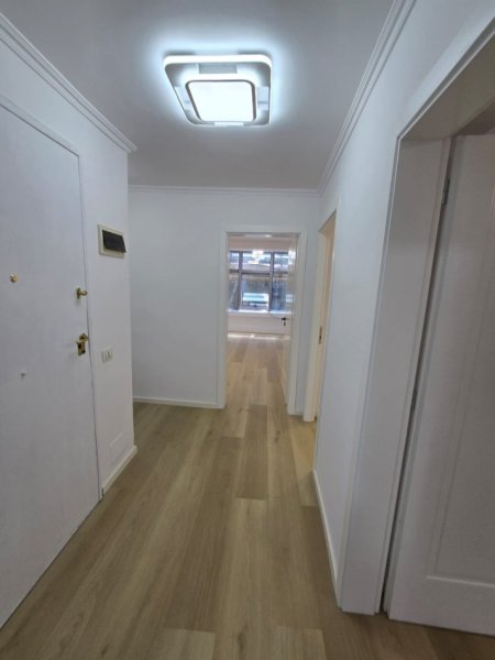 Tirane, shitet apartament 2+1+Ballkon Kati 2, 75 m² 188.000 € (21 Dhjetori)
