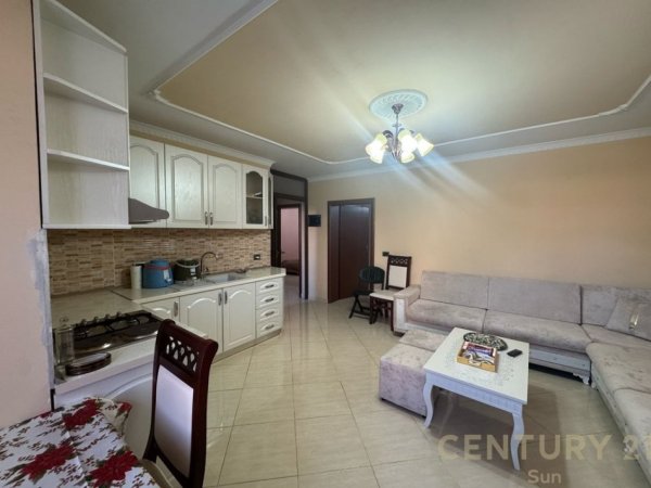 Tirane, jepet me qera apartament 1+1 Kati 2, 76 m² 600 € (Pazari i Ri)