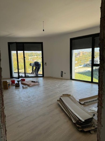 Tirane, shitet apartament 2+1 Kati 2, 11.783 m² 250.000 € (Liqeni i thate, Rruga &quot;Hiqmet Buzi&quot;)