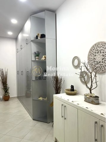 Tirane, jepet me qera apartament 1+1 Kati 2, 65 m² 600 € (Kopshti Botanik)