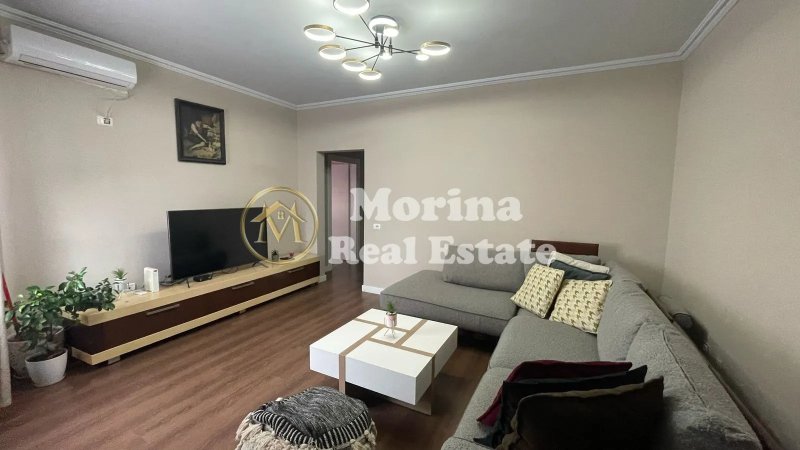 Tirane, jepet me qera apartament 2+1 Kati 3, 90 m² 400 € (Fresku)