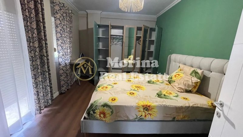 Tirane, jepet me qera apartament 2+1 Kati 3, 90 m² 400 € (Fresku)