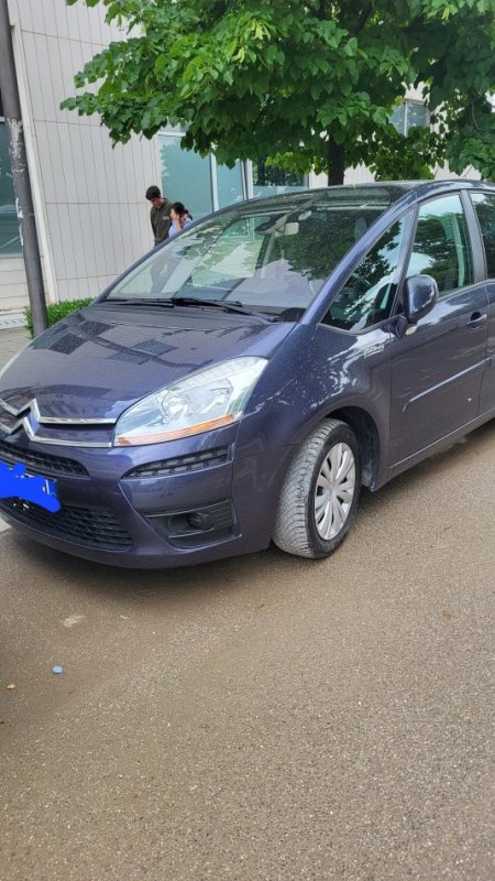 Tirane, shes makine Citroen c4 Picasso 2010 Nafte, blu automatik 187.000 km 3.800 €