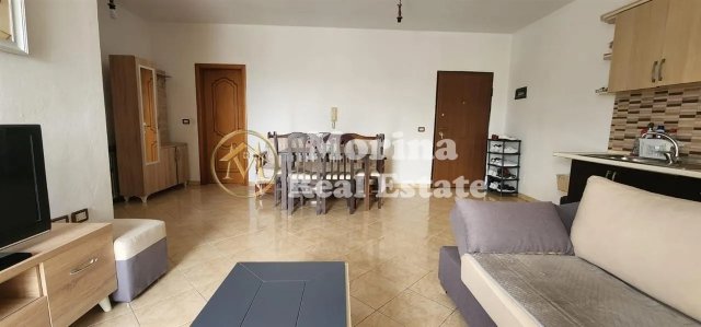 Tirane, jepet me qera apartament 2+1+Ballkon Kati 6, 95 m² 500 € (Don Bosko)