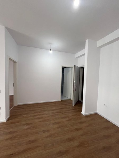 Tirane, shitet apartament 1+1 Kati 1, 61 m² 98.080 € (Ali Demi, Kompleksi &quot;Kaimi&quot;)