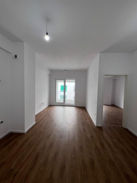 Tirane, shitet apartament 1+1 Kati 1, 61 m² 98.080 € (Ali Demi, Kompleksi &quot;Kaimi&quot;)
