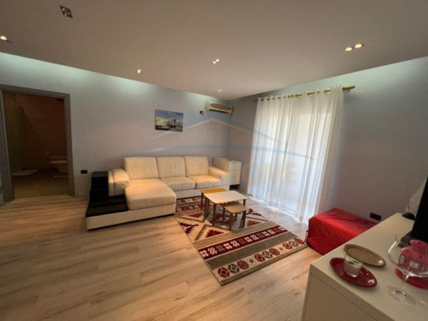 Qera, Apartament 1+1, Prane Ambasador 3, Tiranë