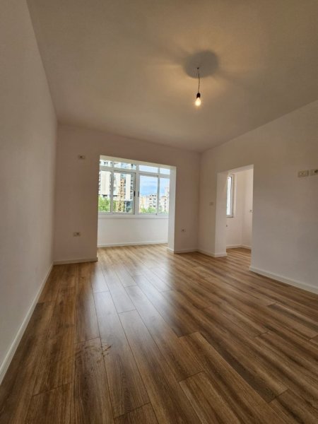 Tirane, shitet apartament 1+1 Kati 4, 33 m² 93.000 € (rruga e kavajes)