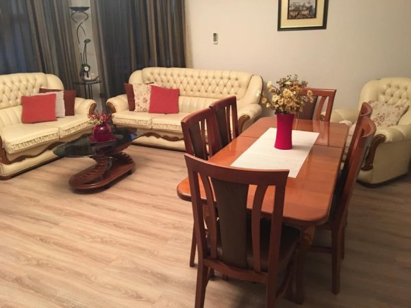 Tirane, jepet me qera apartament 1+1+ballkon , 100 m2 Kati 3, 500 € (Mine Peza)